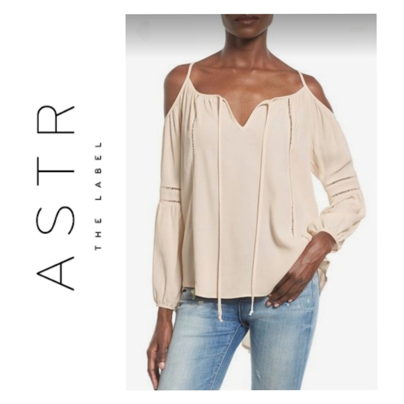 Astr Tops - ❗SOLD❗ASTR THE LABEL Split Neck Cold Shoulder Blouse Sz Medium